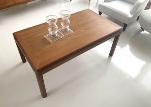 mesa sófa vintage