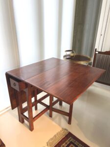 Mesa pembroke caoba