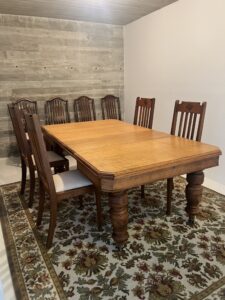 Mesa de comedor de roble detalle 1